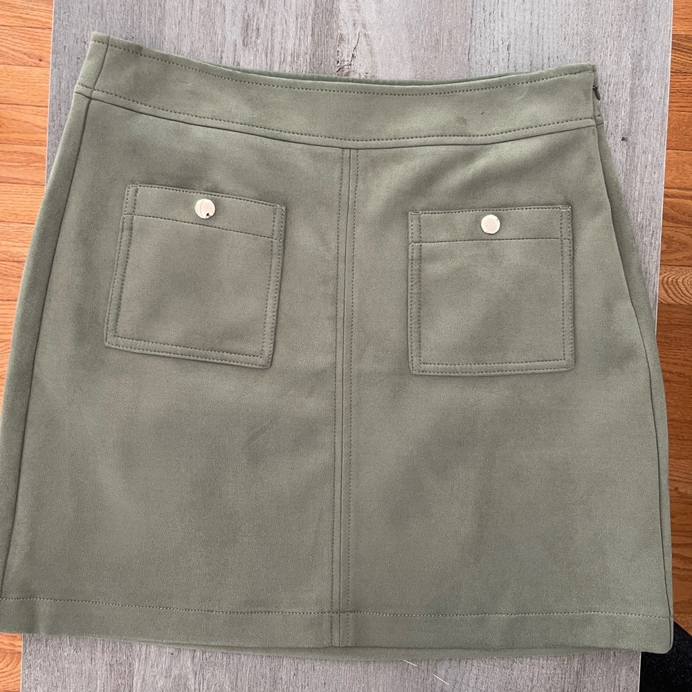 Loft green skirt size 8 petite
